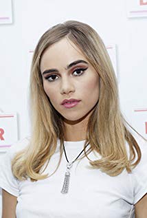 Suki Waterhouse